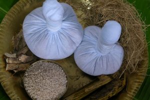 01-Ayurveda Kizhi